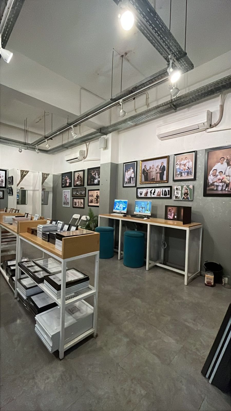 Galeri cabang Surabaya - Merr