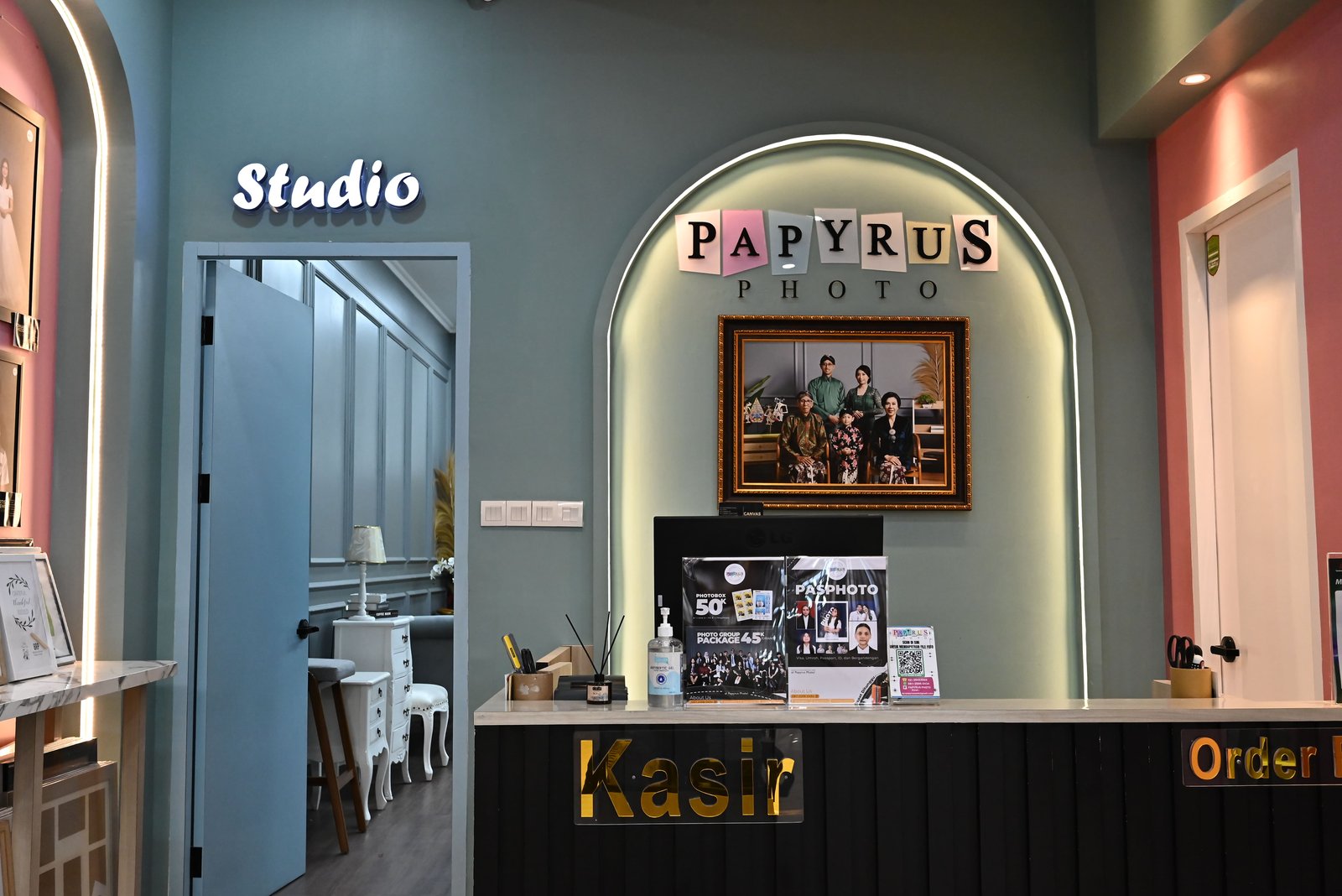 Galeri cabang Bekasi - Summarecon Mall