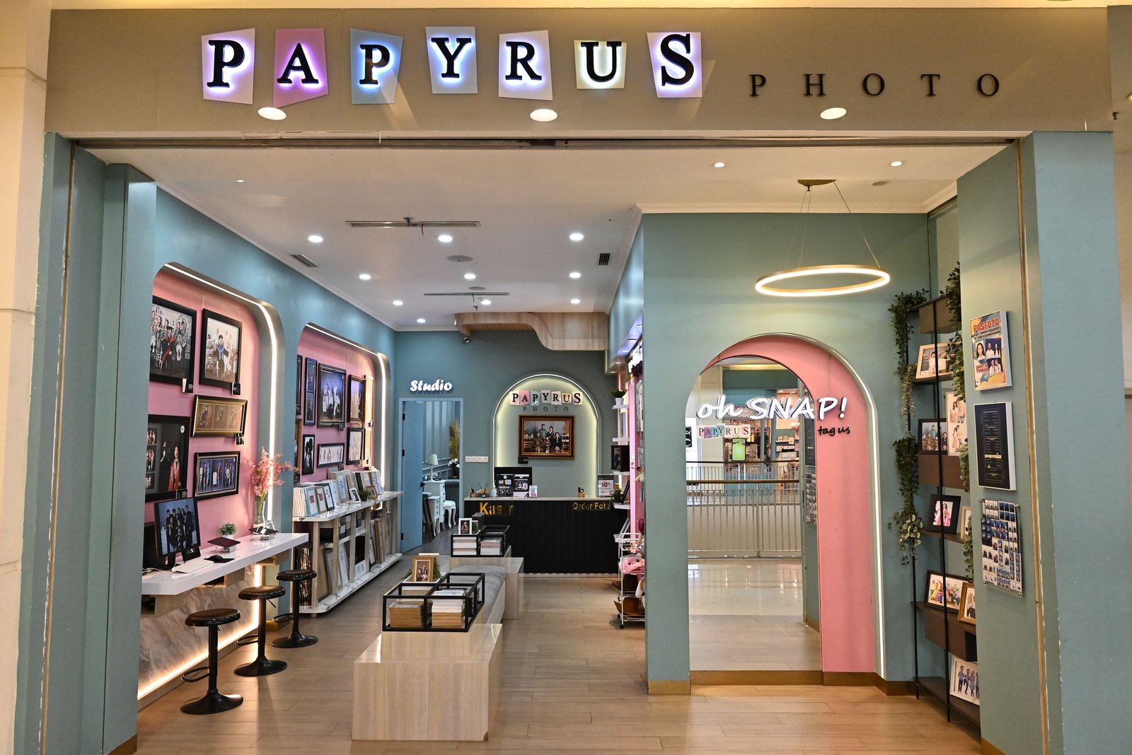 Foto studio Papyrus Photo Bekasi - Summarecon Mall