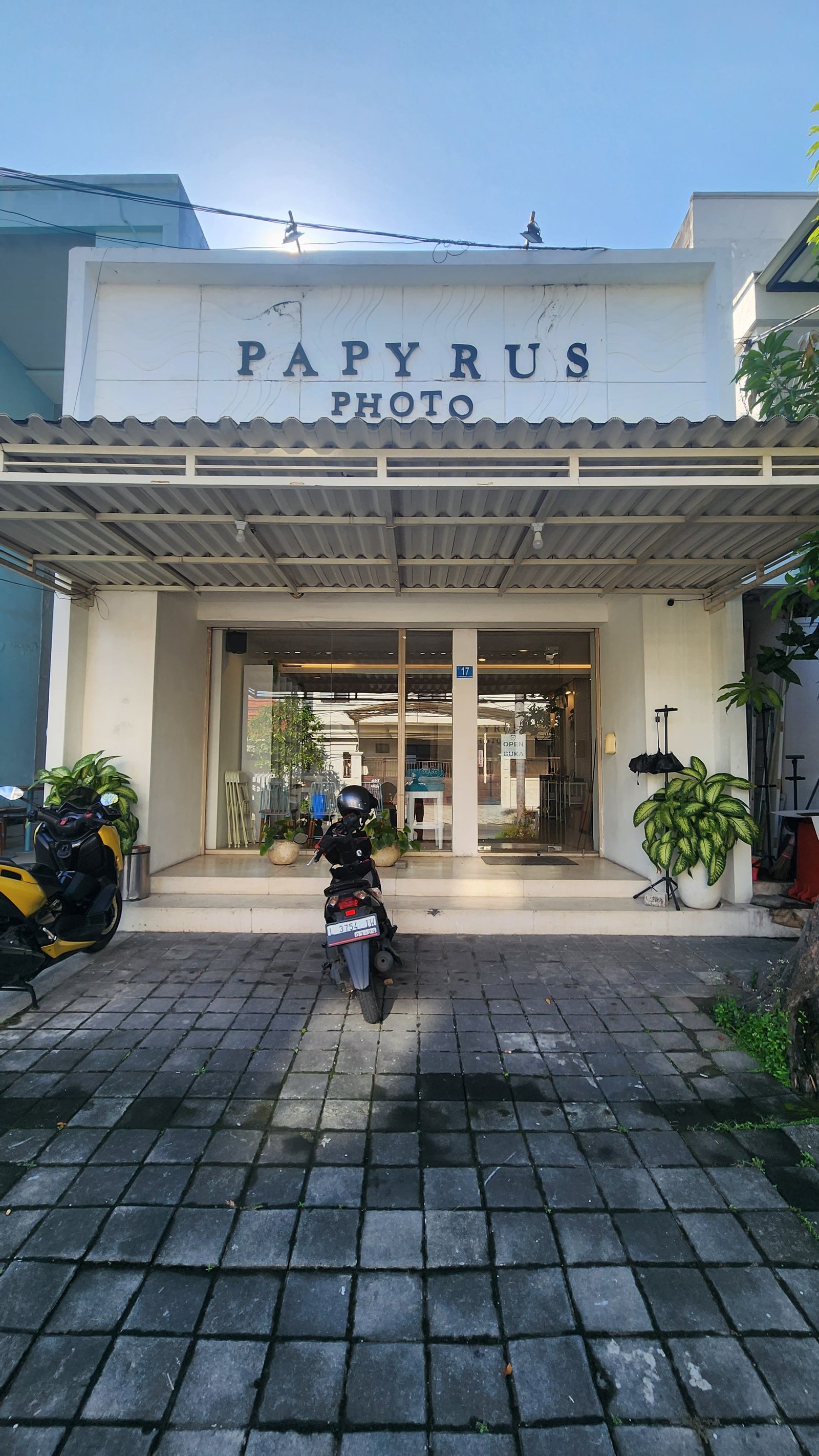 Galeri cabang Surabaya - Blambangan